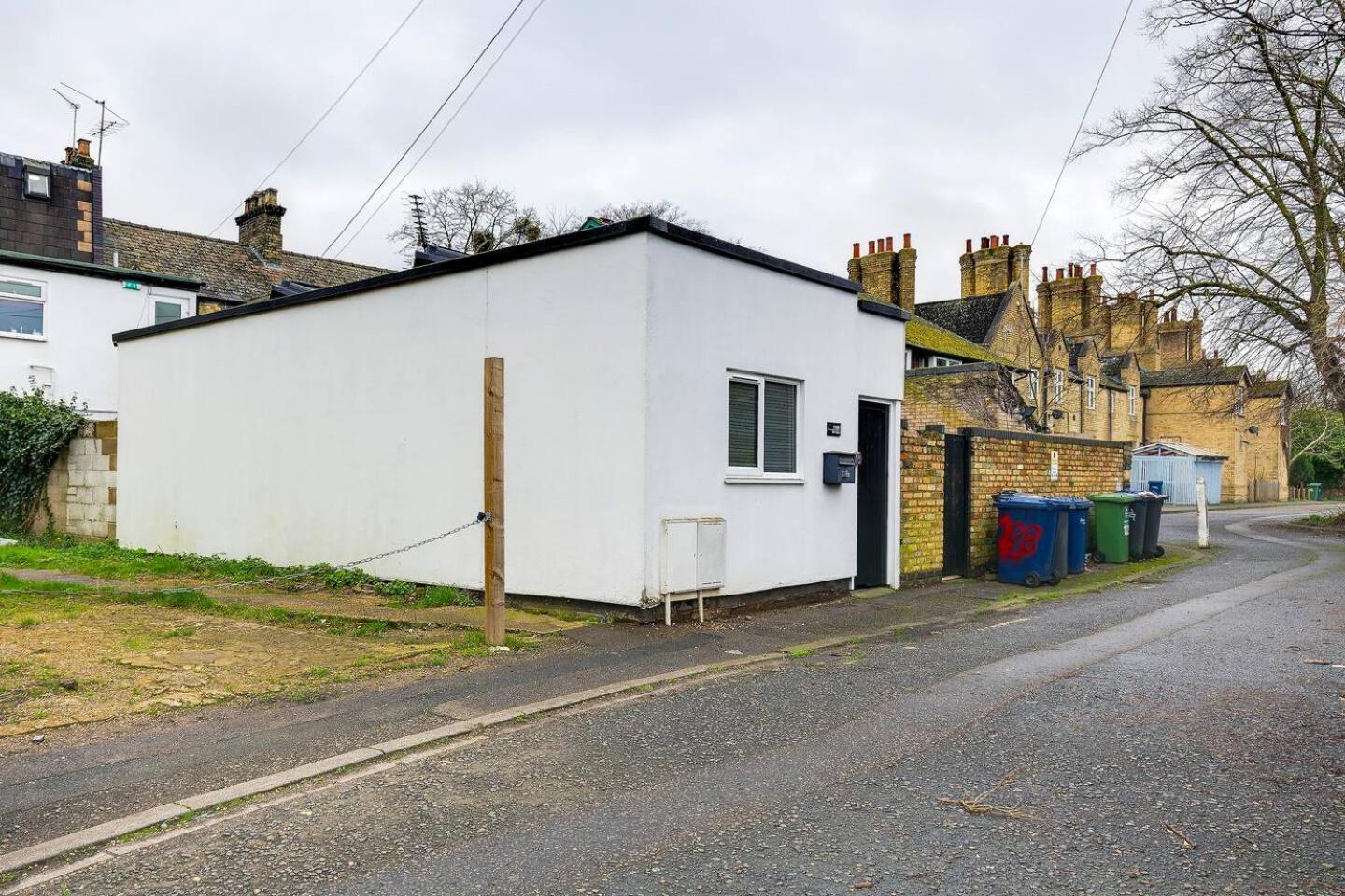 Pass The Keys Modern On Mill Road Cambridge (Cambridgeshire)